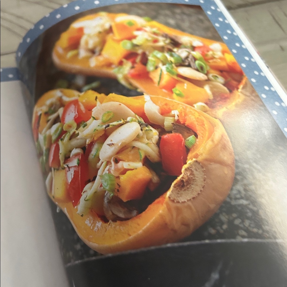 Grandma's Family Meals Hardcover Cookbook Recipes From Grandma’s Kitchen - Picture 6 of 8